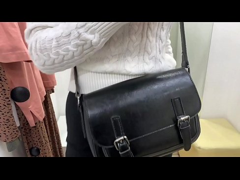 ❤️ Melancap awam perempuan jalang FeralBerry dengan dildo di dalam bilik pemasangan ❤️ Video dubur pada ms.kenhdammy.top ❌❤